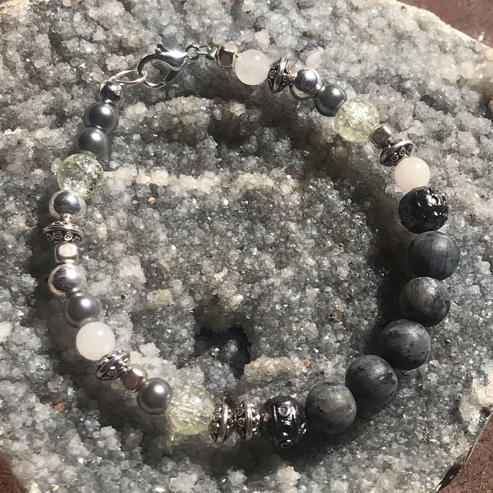 Larkavite bracelet